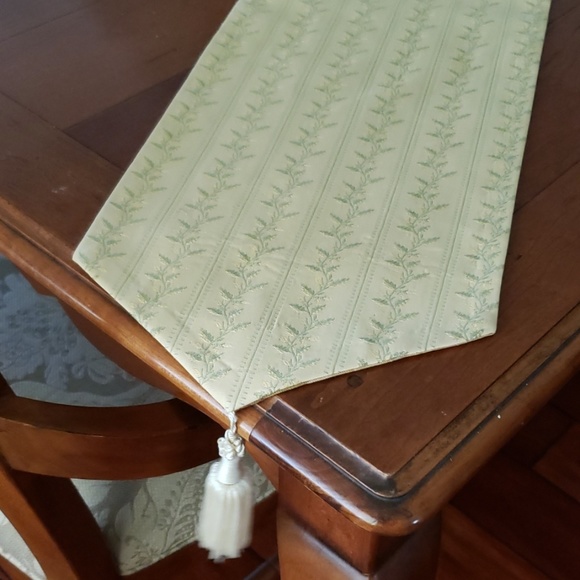 Small table runner - Picture 5 of 6